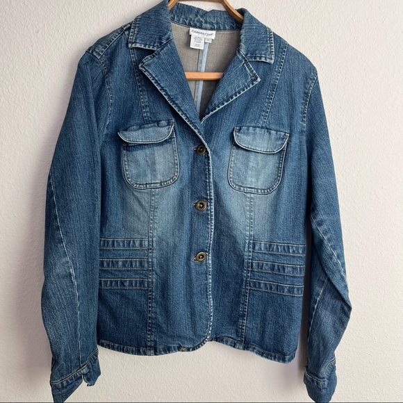 Coldwater Creek Jackets & Blazers - Coldwater Creek Denim Jacket , Size Large. Button Front Jacket. Great Condition.